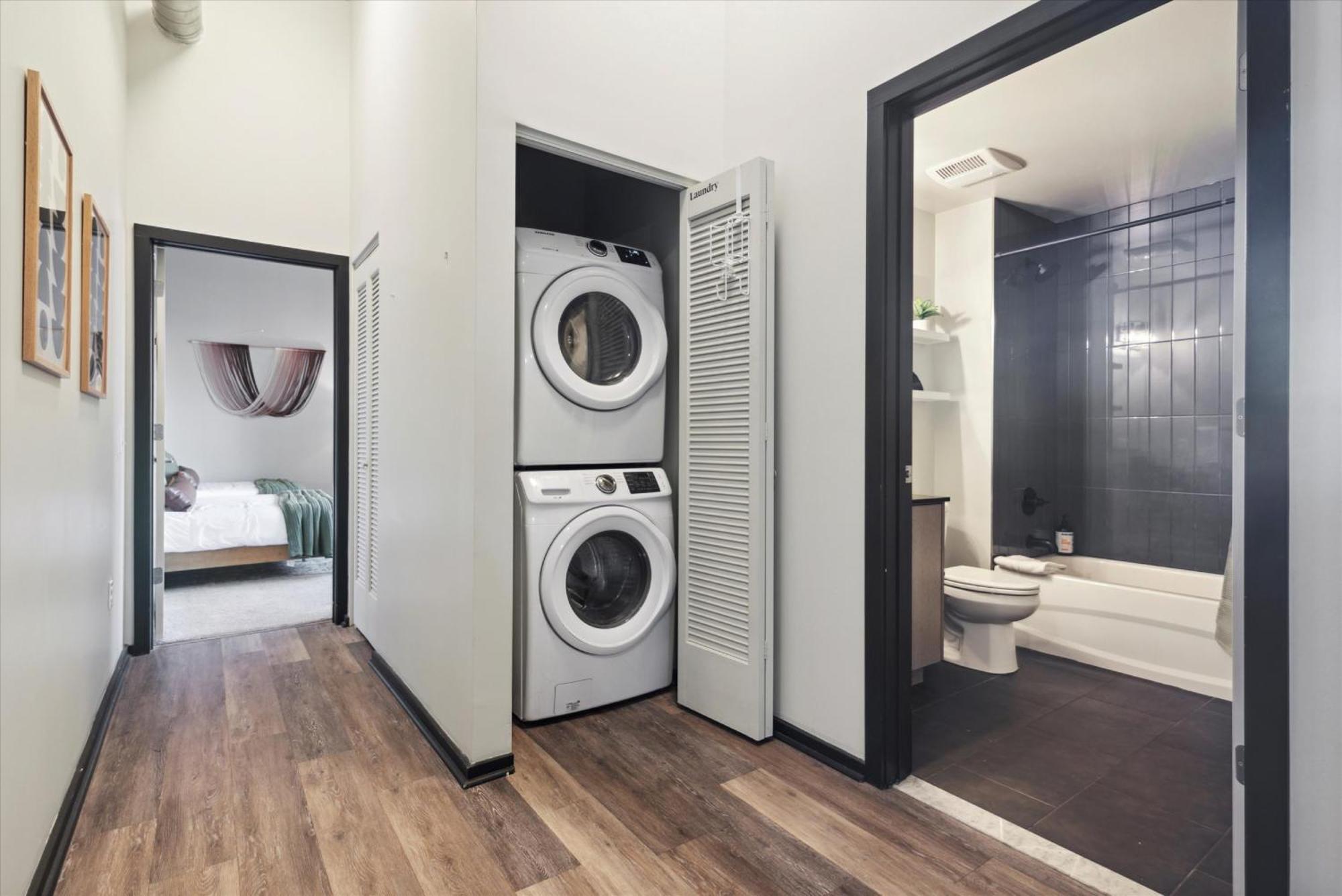 Large 3Br Apts & Studios, Gym, Game Room, Free Street Parking Philadelphia Exterior photo