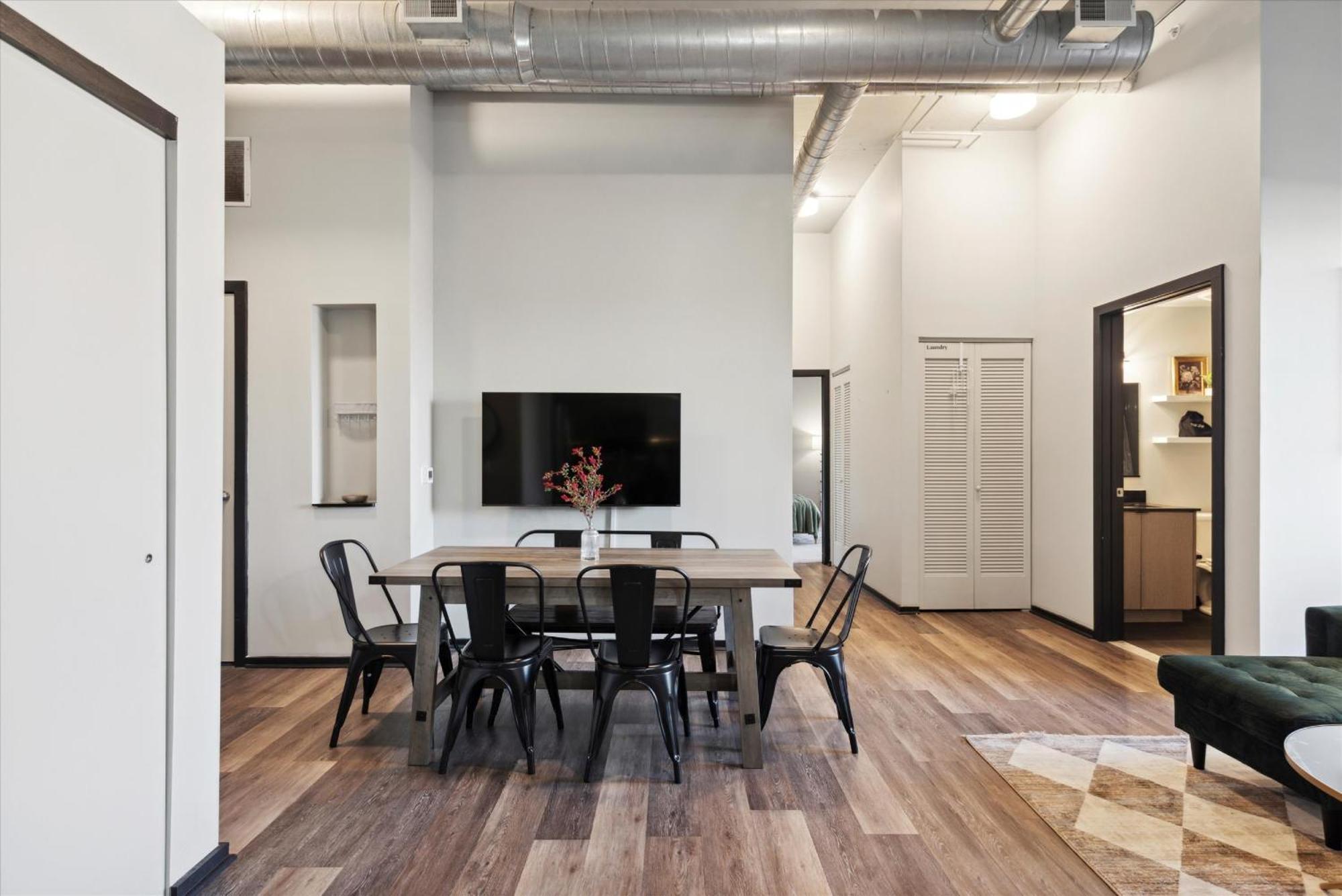 Large 3Br Apts & Studios, Gym, Game Room, Free Street Parking Philadelphia Exterior photo