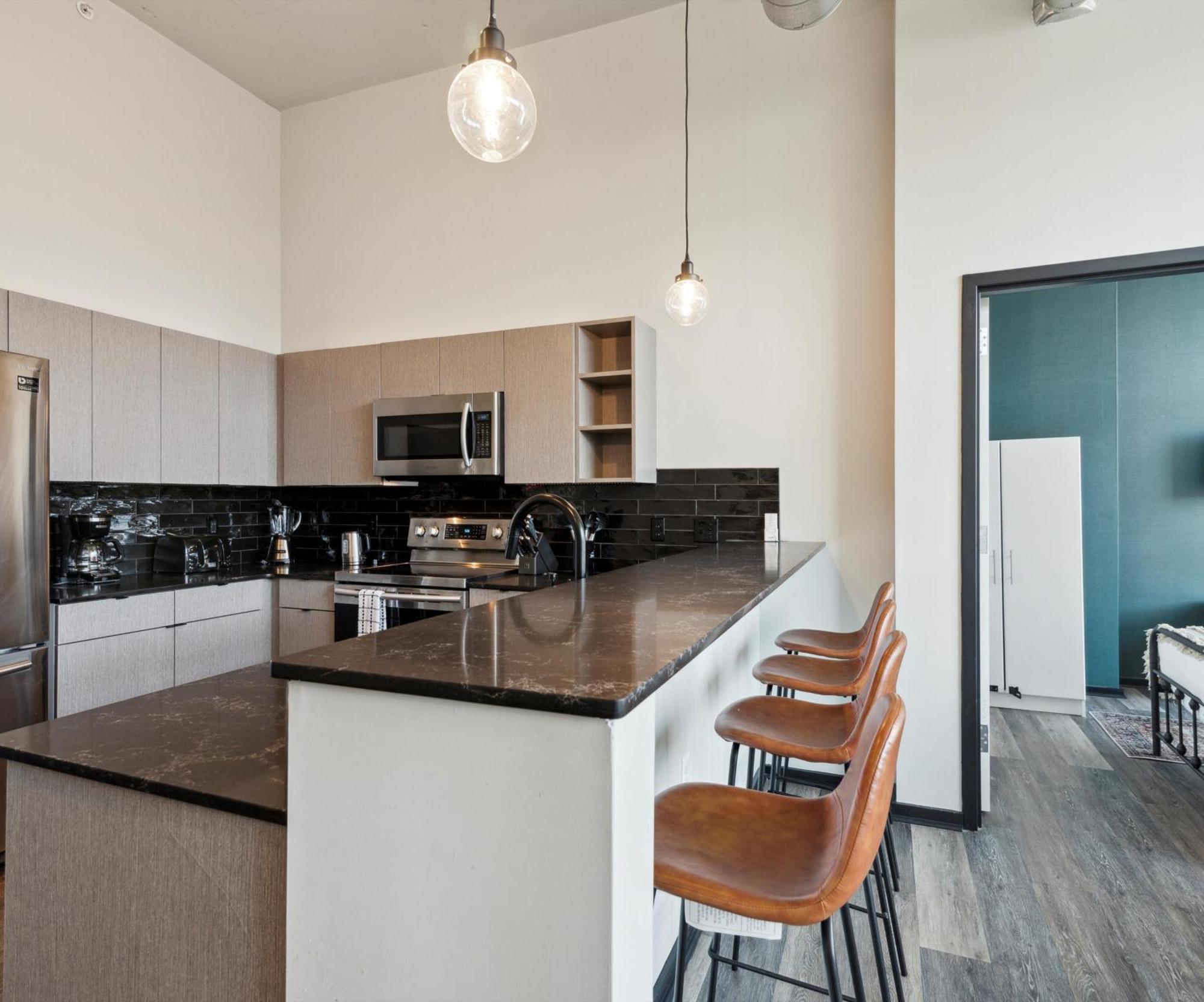 Large 3Br Apts & Studios, Gym, Game Room, Free Street Parking Philadelphia Exterior photo