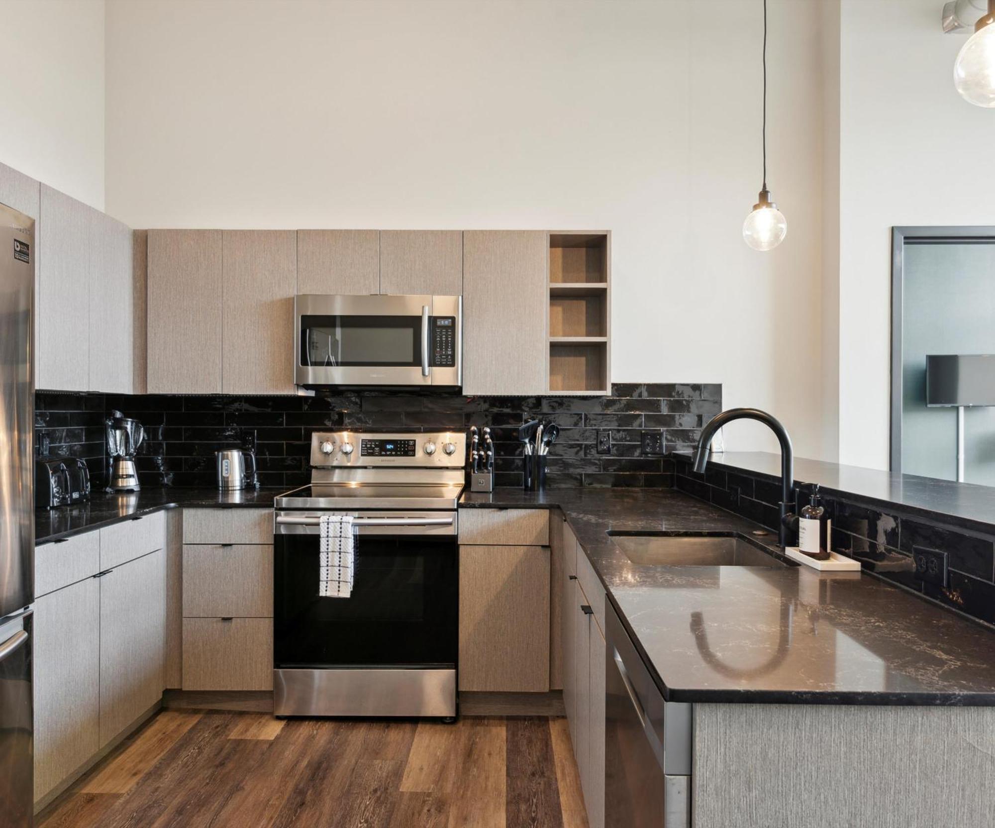 Large 3Br Apts & Studios, Gym, Game Room, Free Street Parking Philadelphia Exterior photo