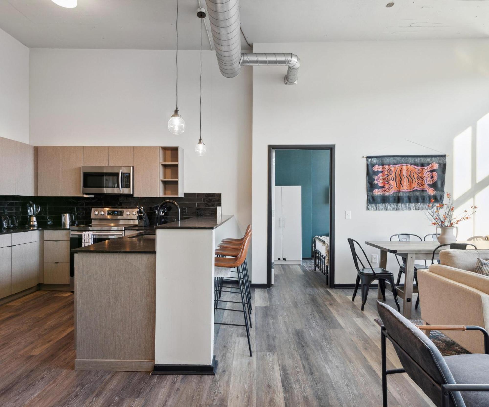 Large 3Br Apts & Studios, Gym, Game Room, Free Street Parking Philadelphia Exterior photo