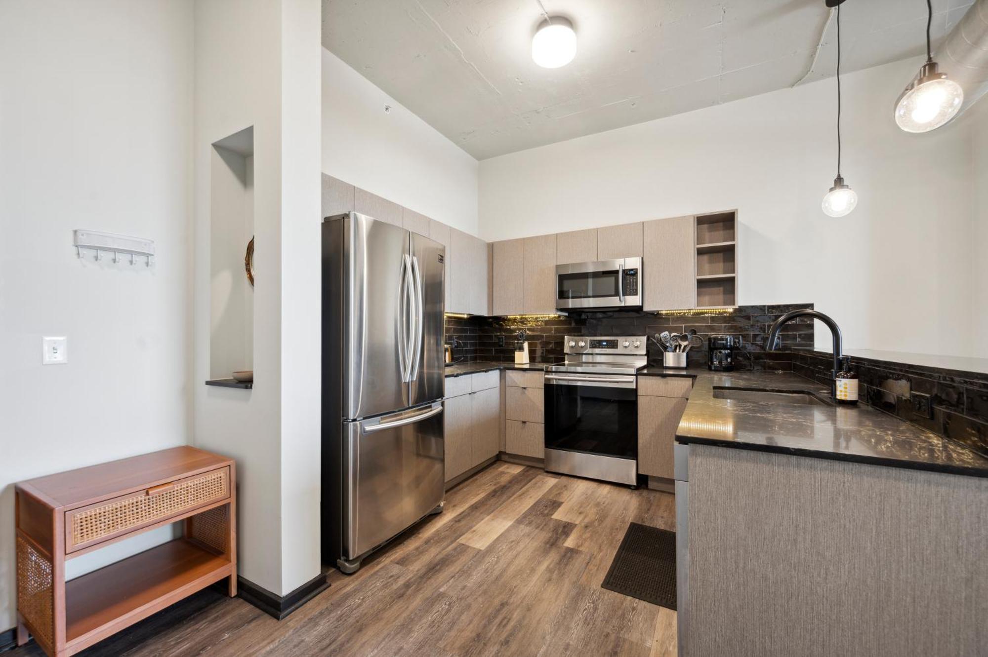 Large 3Br Apts & Studios, Gym, Game Room, Free Street Parking Philadelphia Exterior photo