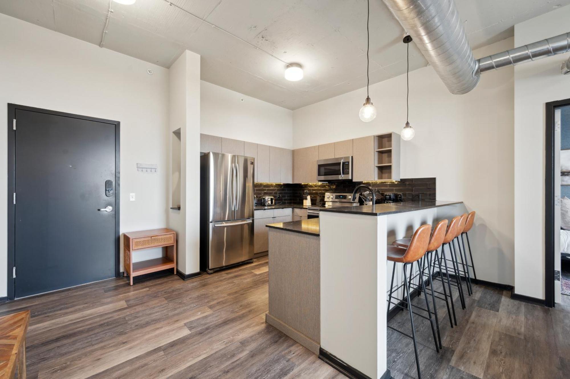 Large 3Br Apts & Studios, Gym, Game Room, Free Street Parking Philadelphia Exterior photo
