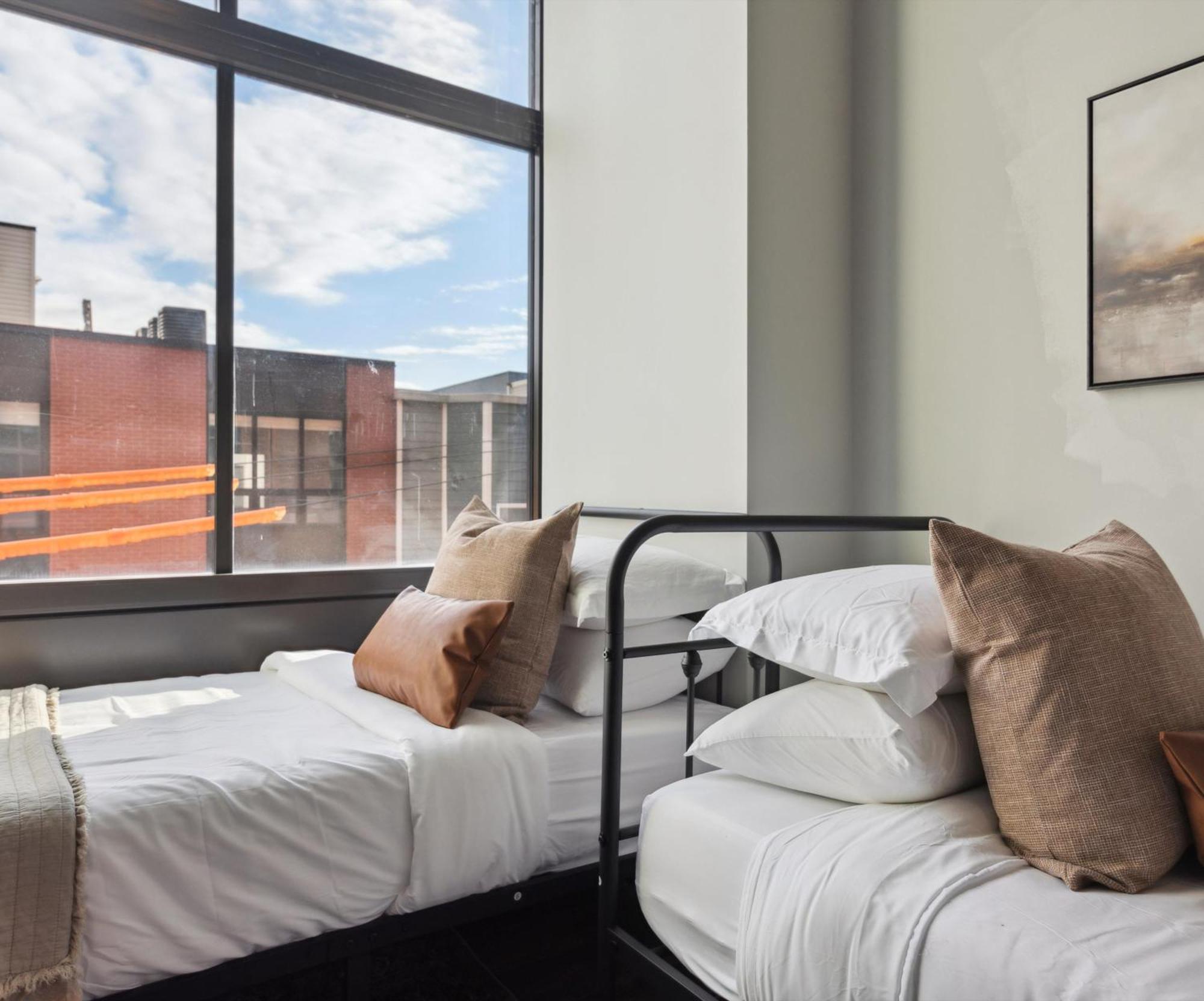 Large 3Br Apts & Studios, Gym, Game Room, Free Street Parking Philadelphia Room photo