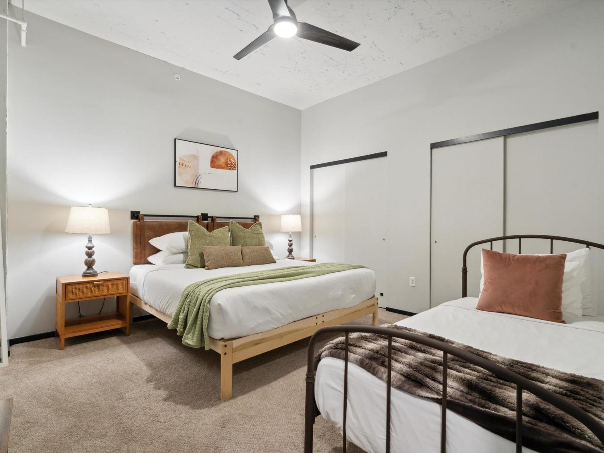 Large 3Br Apts & Studios, Gym, Game Room, Free Street Parking Philadelphia Room photo